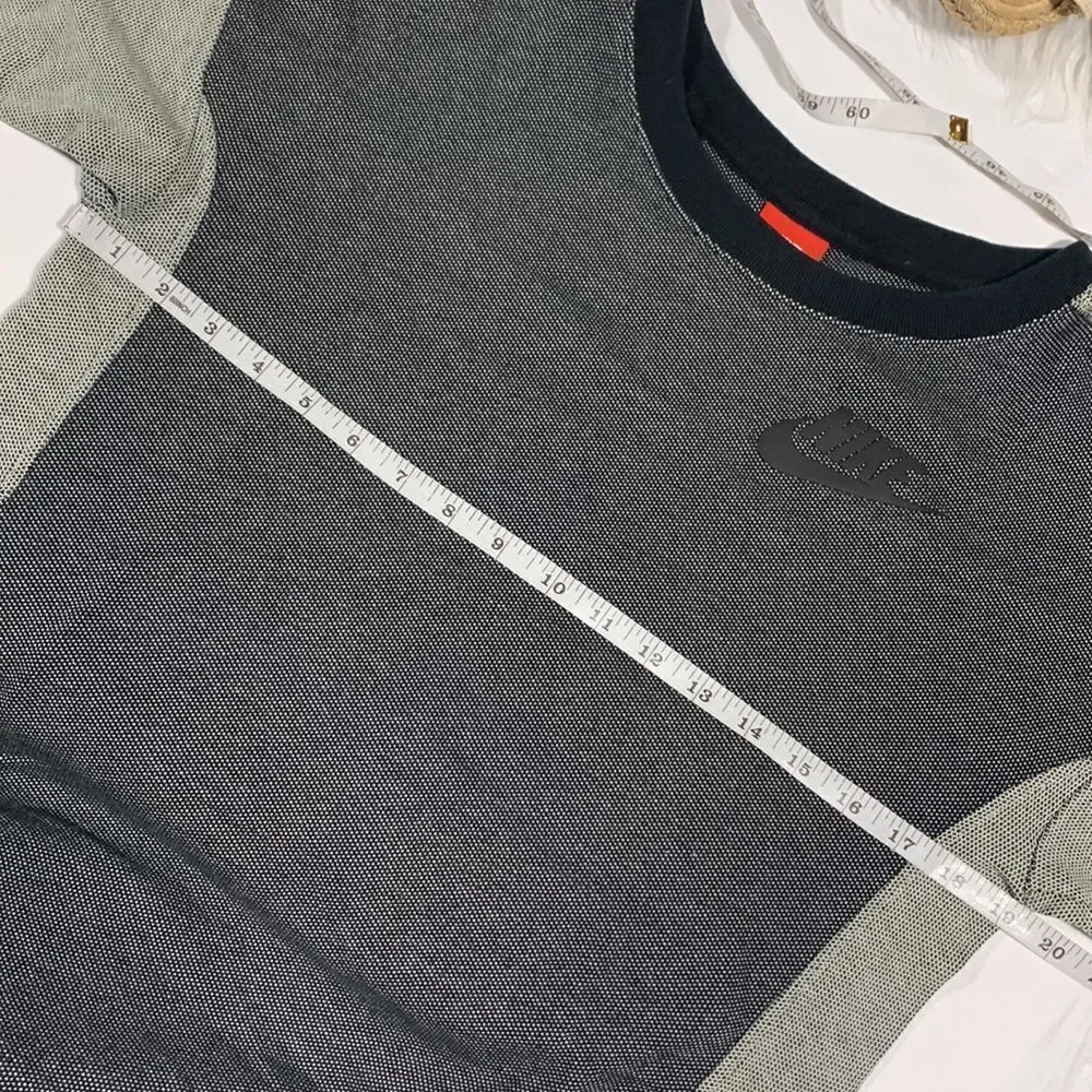 NIKE short sleeve shirt